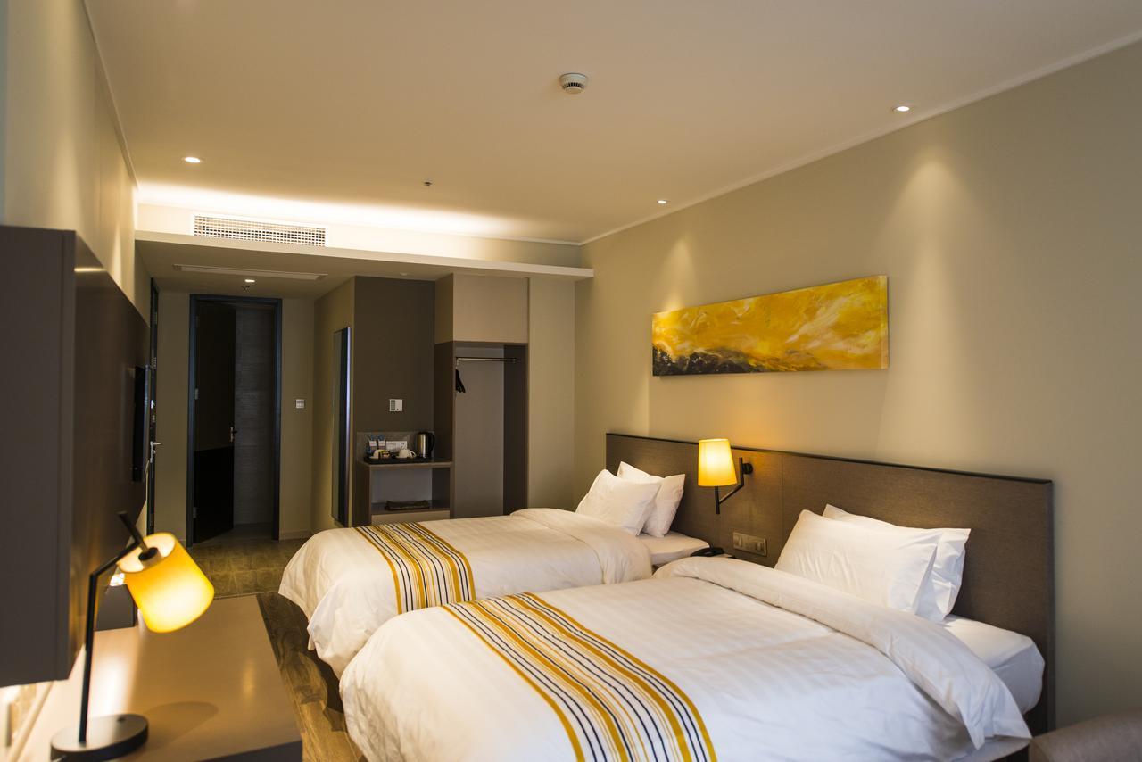 Home Inn Plus Shanghai Zhangjiang Park Exterior photo